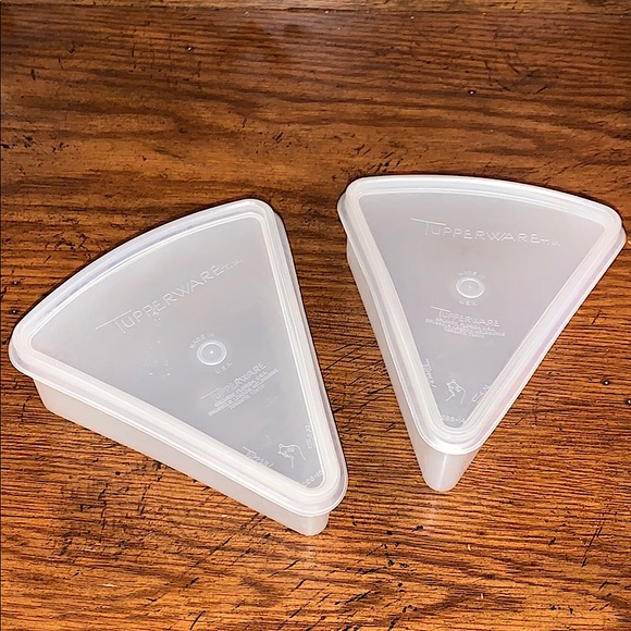 Vintage Tupperware pie pizza keepers - set of 2